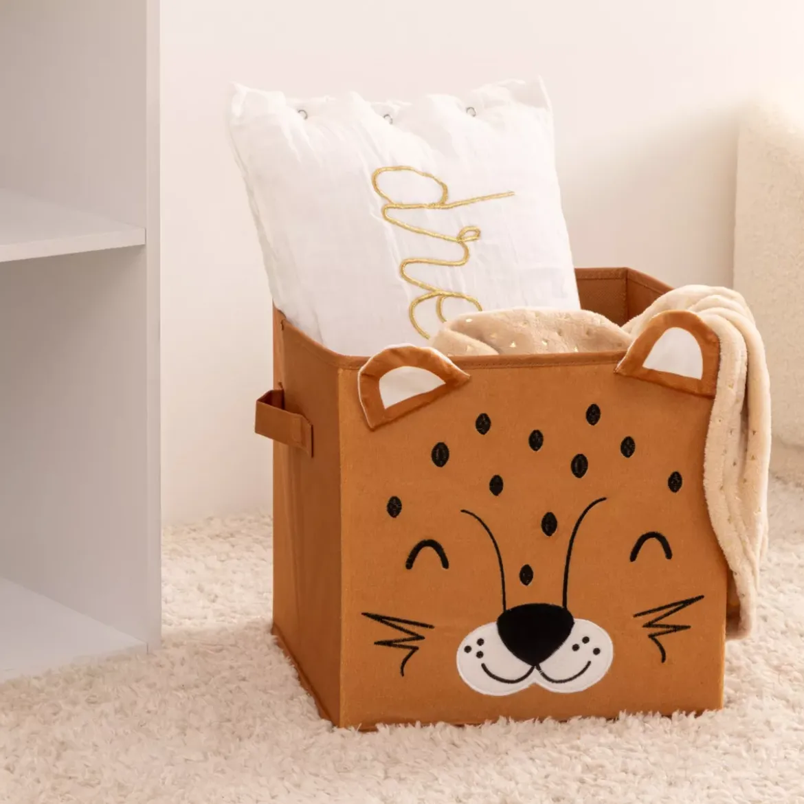Cesto pieghevole in velluto per bambini Leo Marrone (29 x 29 cm)