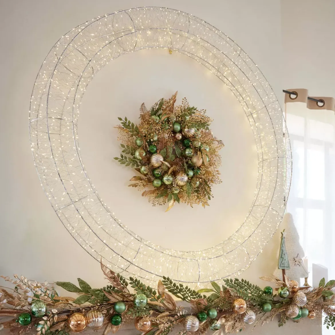 Corona di Natale Gigante luminosa Micro 1800 LED (D116 cm) Scintilli Argento e bianco caldo