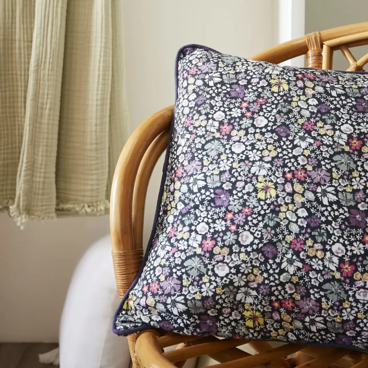 Cuscino quadrato in garza di cotone (45 x 45 cm) Elya Viola
