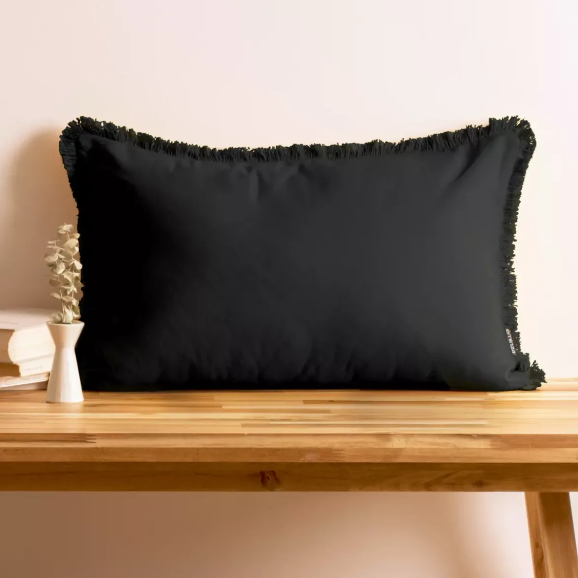 Cuscino rettangolare in cotone (40 x 60 cm) Pixel con frange Nero