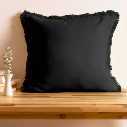 Cuscino quadrato in cotone (45 x 45 cm) Pixel con frange Nero
