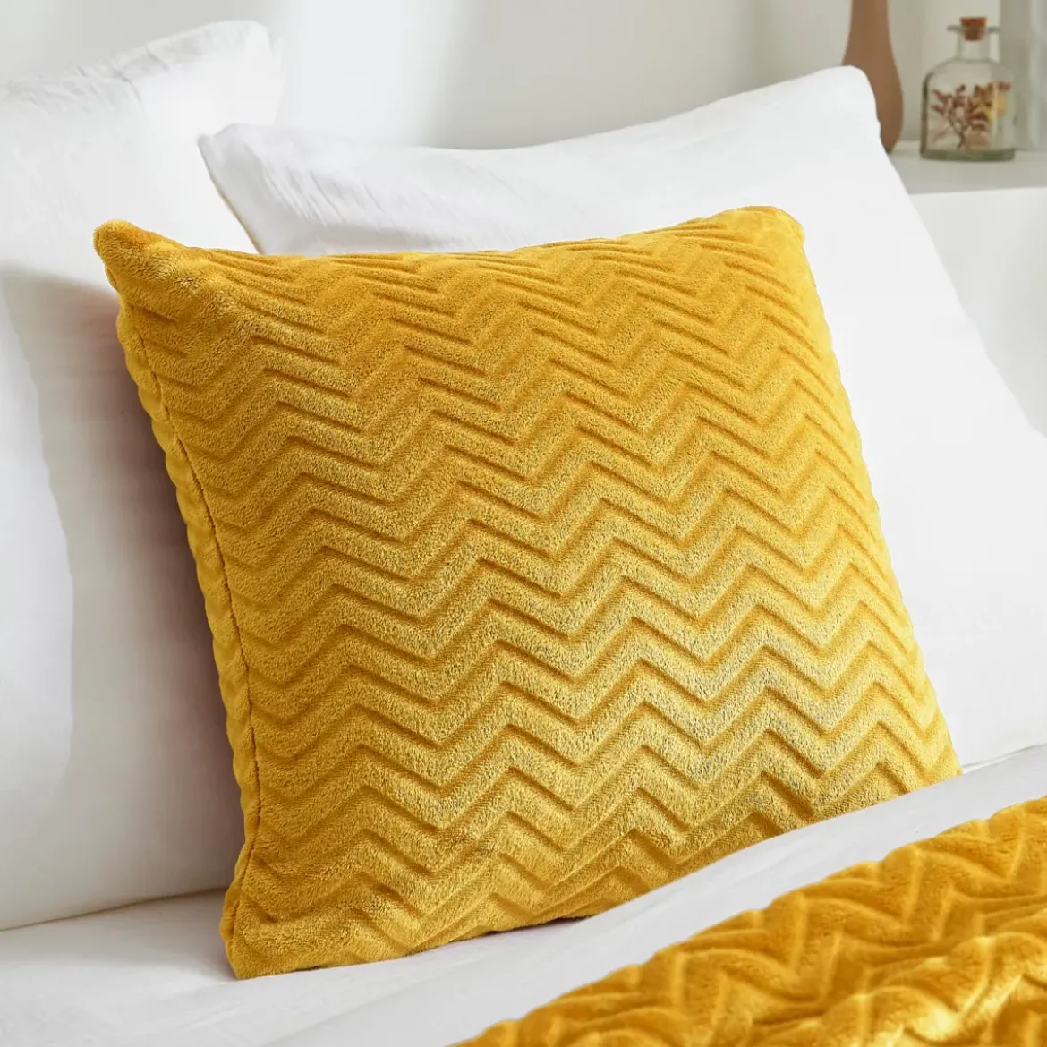Cuscino quadrato in flanella (45 x 45 cm) Zag Giallo senape