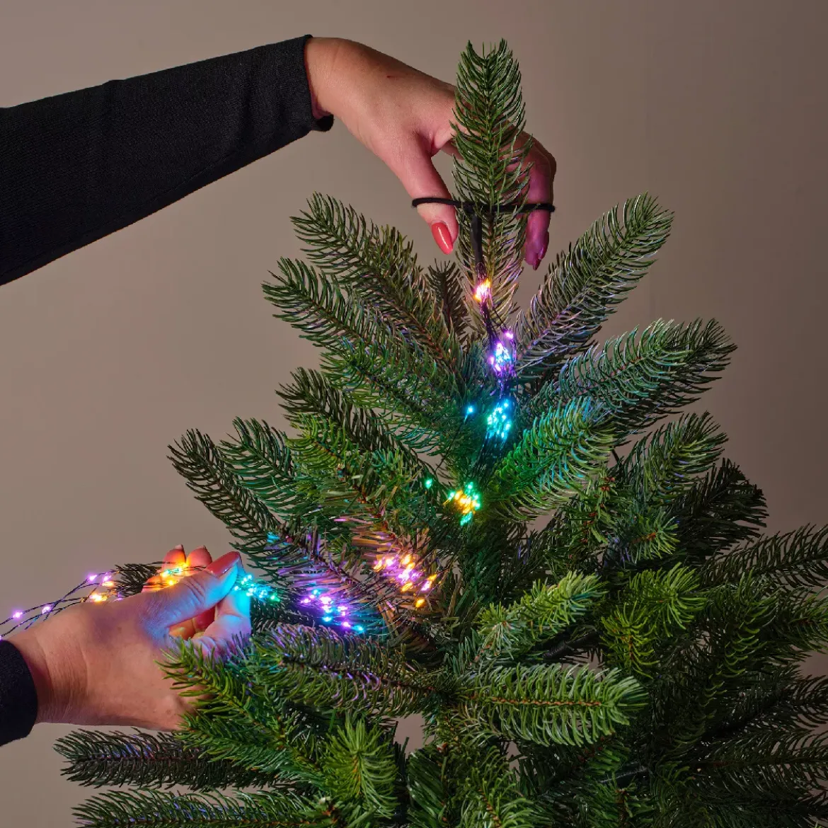 Ghirlanda tenda per albero H2,40m 832 Micro LED cavo verde Multicolore pastello