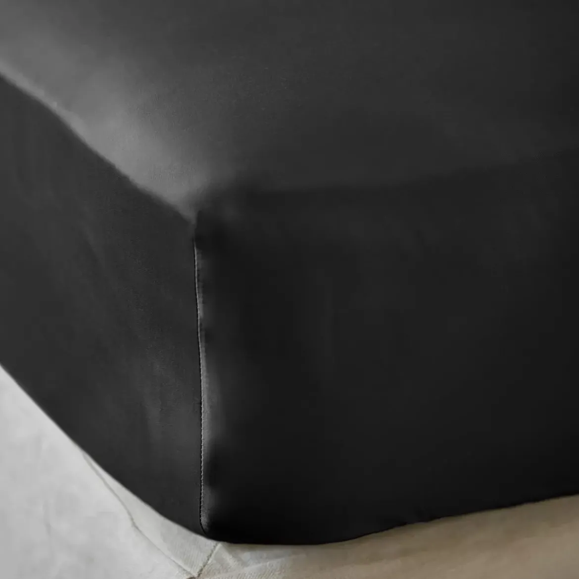 Lenzuolo sotto in raso di bambù (200 x 200 cm) Sienna Nero