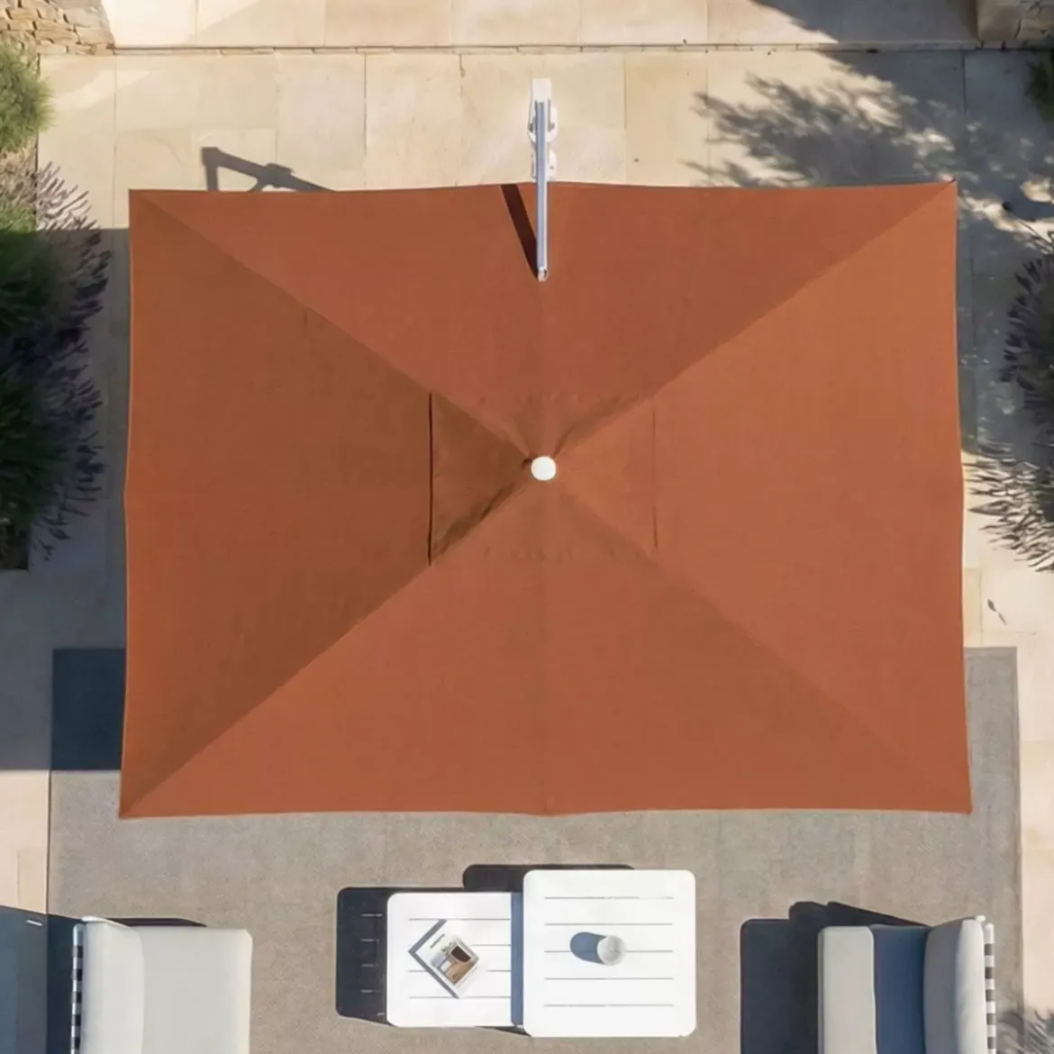 Ombrellone decentrato rettangolare in alluminio con base (3 x 4 m) Elyra Metallico lucido e Terracotta