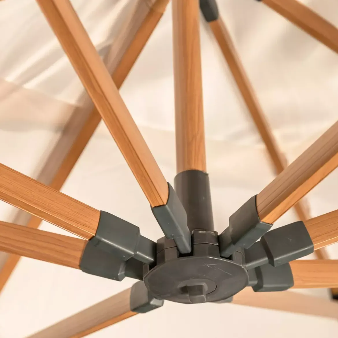 Ombrellone decentrato rettangolare alluminio Yucatan (4 x 3 m) effetto Legno e bianco