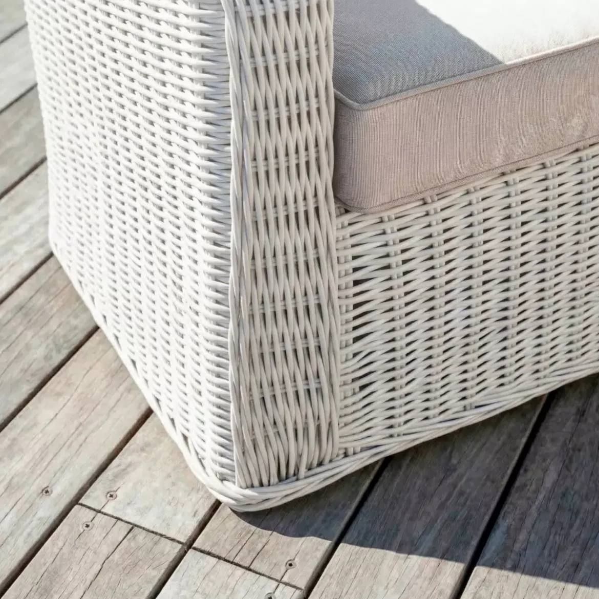 Poltrona da giardino in resina intrecciata Calvi Bianco e tortora