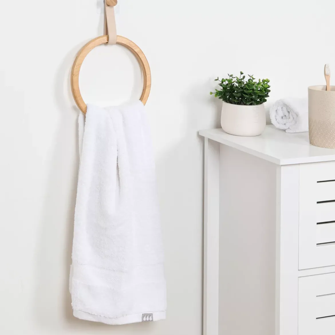 Porta asciugamani adesivo arrotondato (D21 cm) Easy Chic Beige