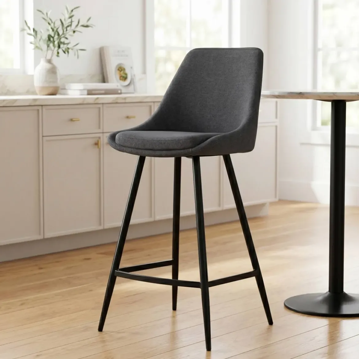 Set di 2 sedie per isola centrale con schienale in tessuto (Altezza seduta 67cm) Juno Grigio scuro