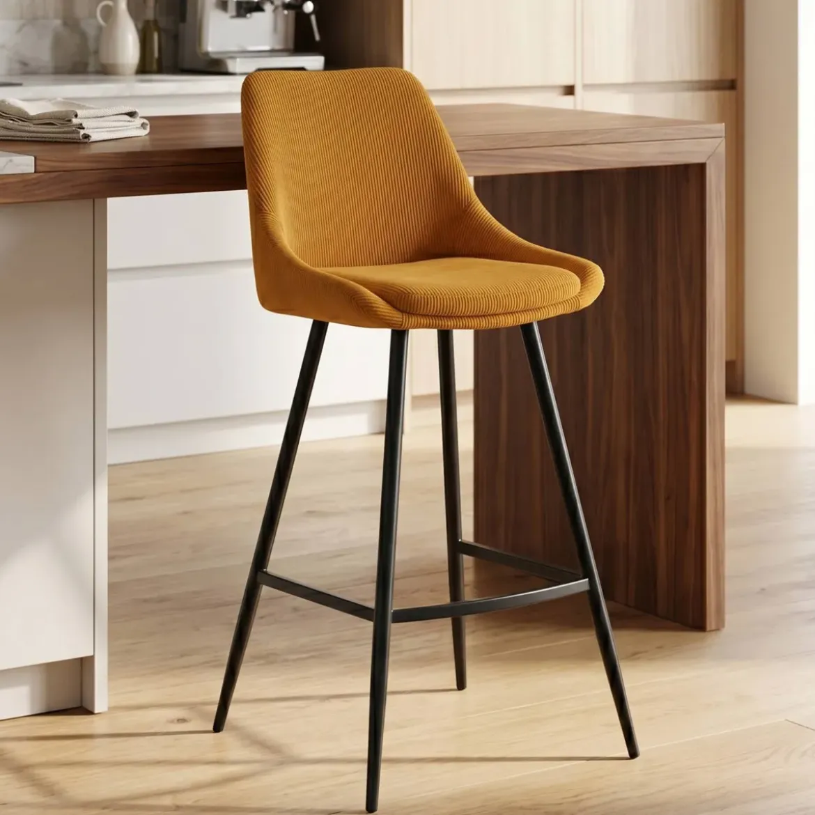 Set di 2 sgabelli da bar con schienale in velluto a coste (Altezza seduta 75cm) Juno Giallo curry