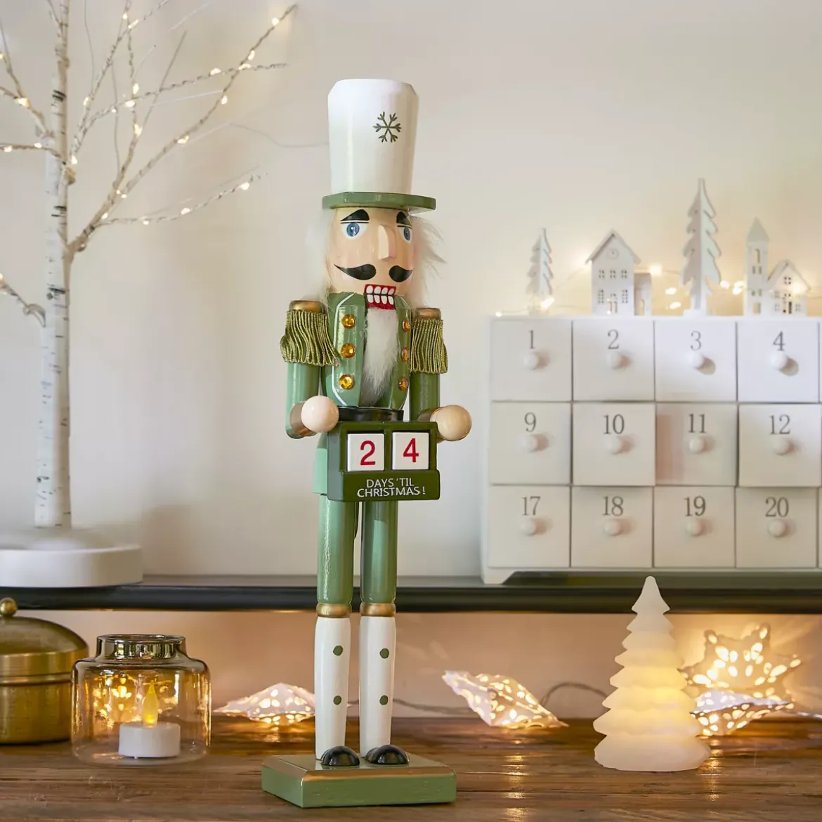 Soldatino Schiaccianoci in legno (H38 cm) Henri e Calendario Verde
