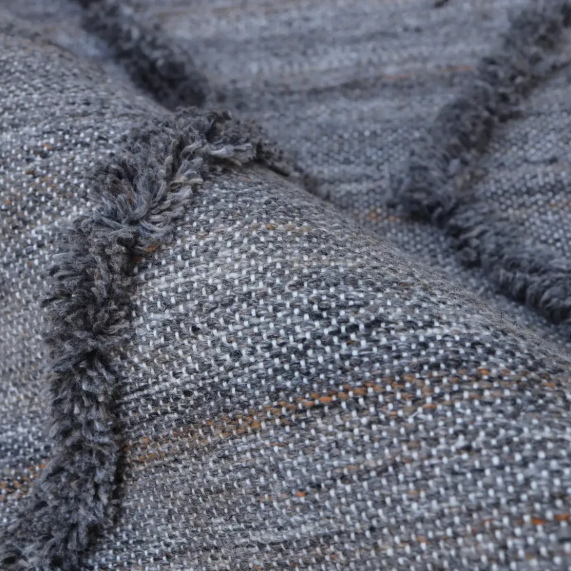 Tappeto da soggiorno rettangolare in materiale riciclato tufted (160 x 230 cm) Noori Grigio