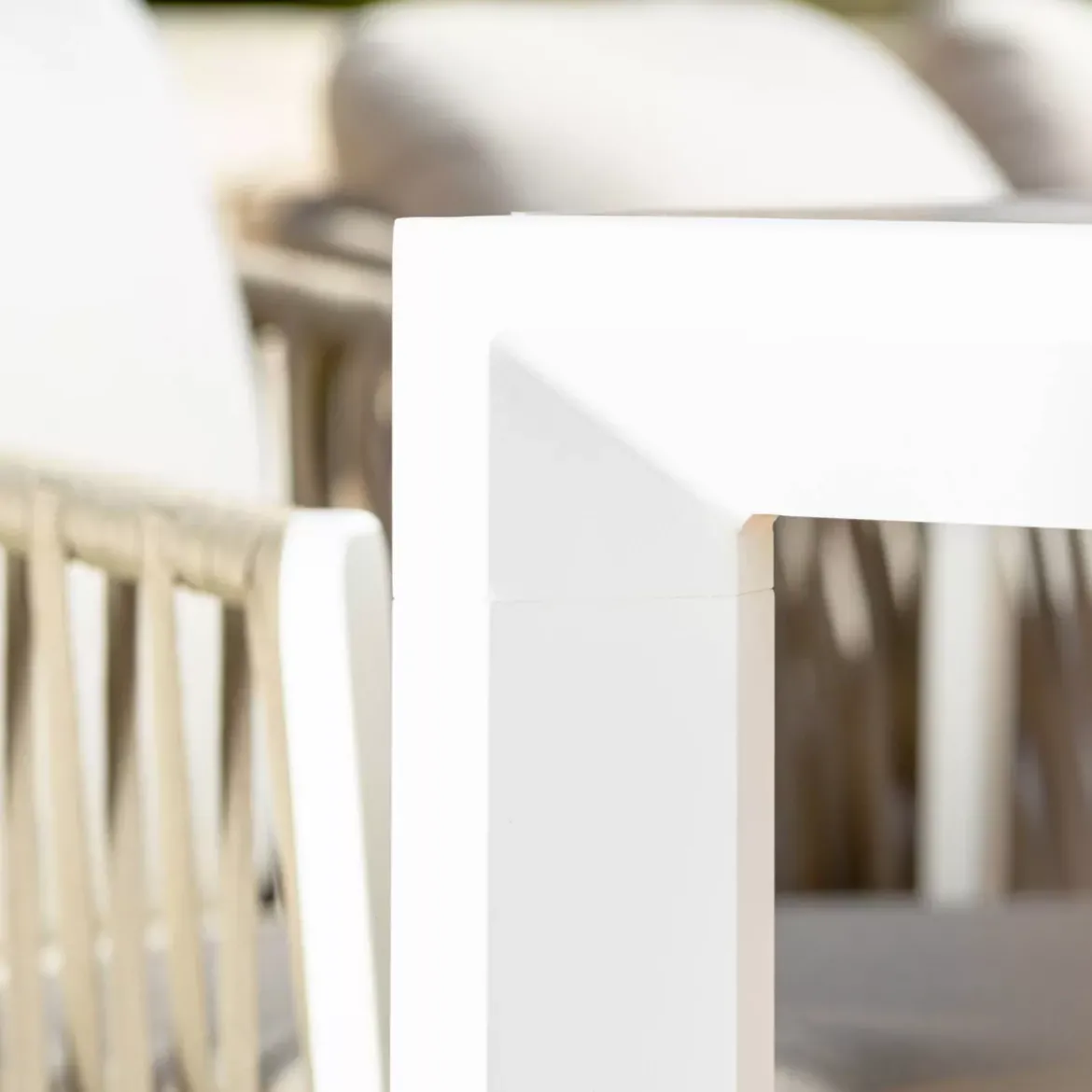 Tavolo da giardino estensibile in alluminio 10 posti (180/240 x 96 cm) Amalfi Bianco e tortora