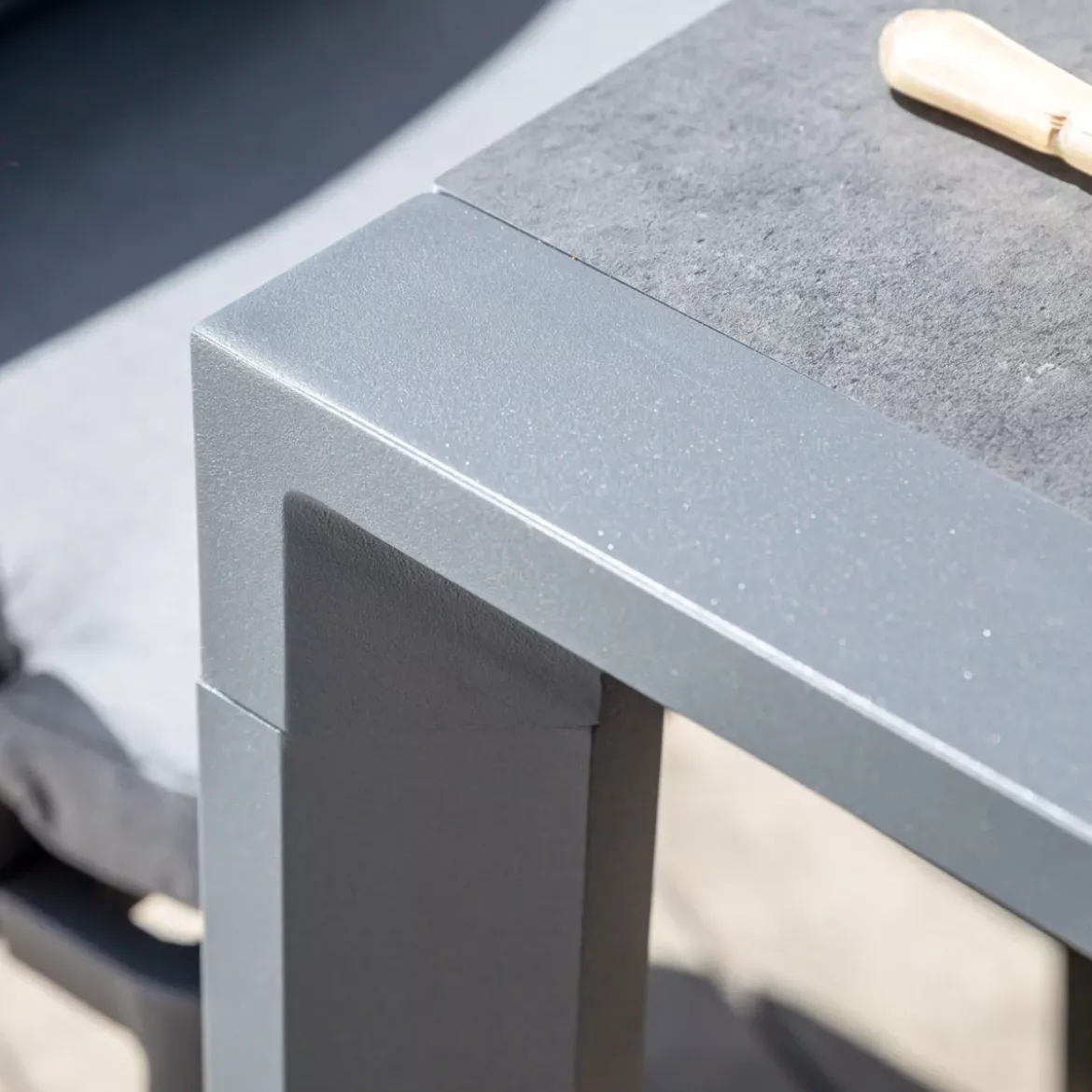Tavolo da giardino estensibile in alluminio 10 posti (180/240 x 96 cm) Amalfi Grigio antracite