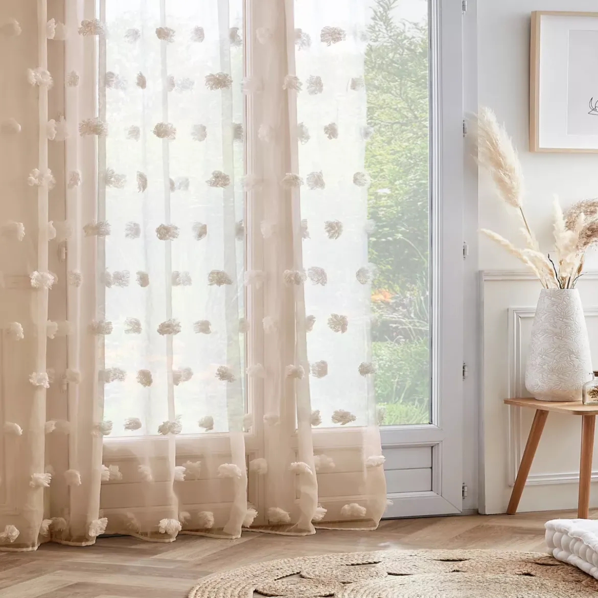Tenda trasparente con passanti nascosti e pon pon (280 x 240 cm) Suzie Beige