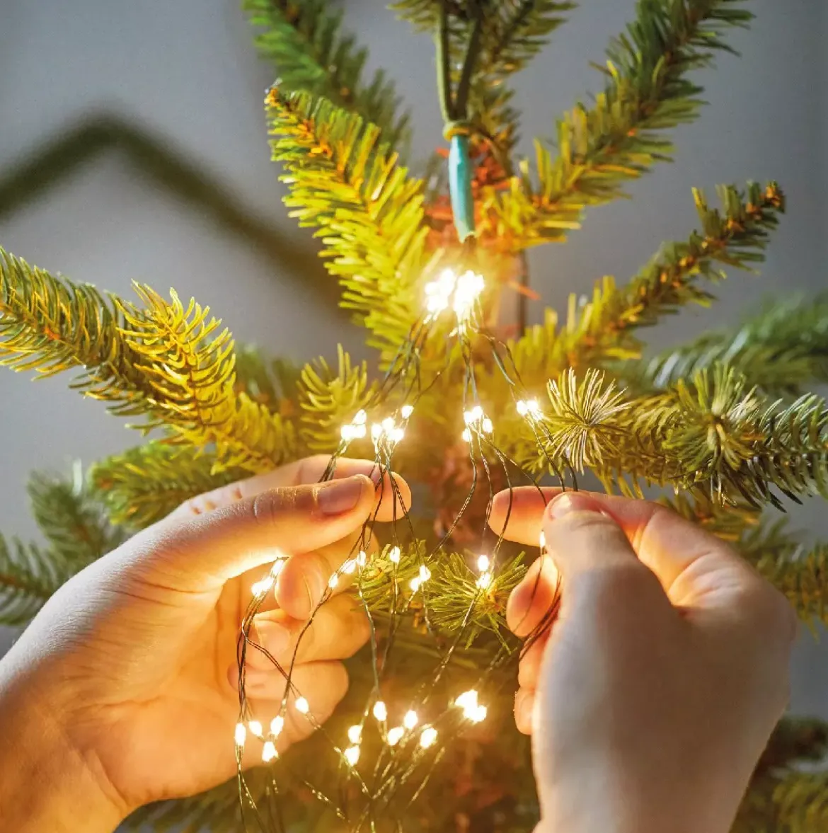 Tenda per albero Alt.2,10 m Bianco caldo 672 LED