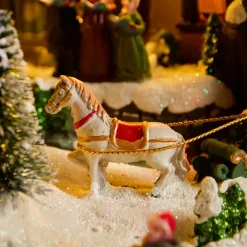 Villaggio di Natale luminoso e musicale, città festosa e Ferrovia